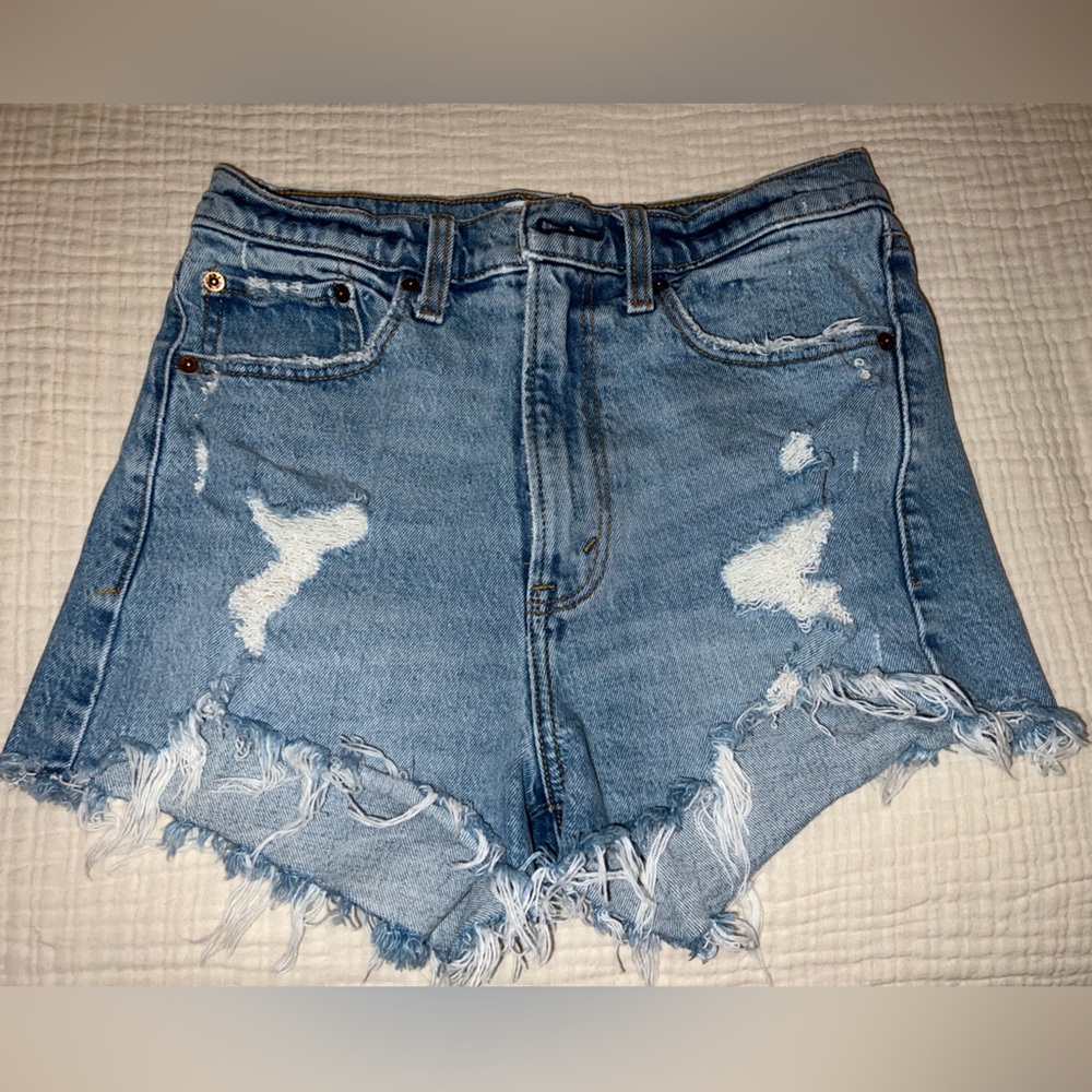 Abercrombie light denim, high rise mom short, curve love